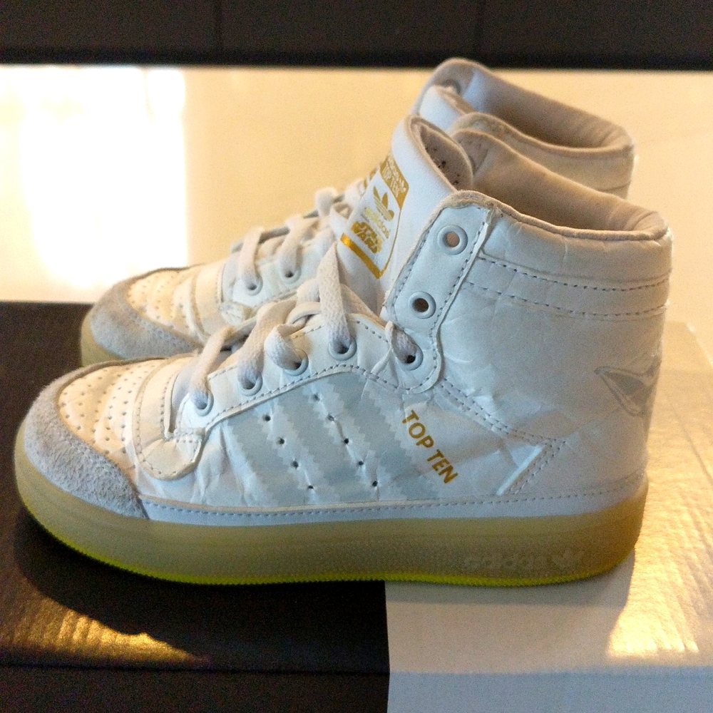 Glow in the dark soles adidas Kids White and Yellow Sneakers